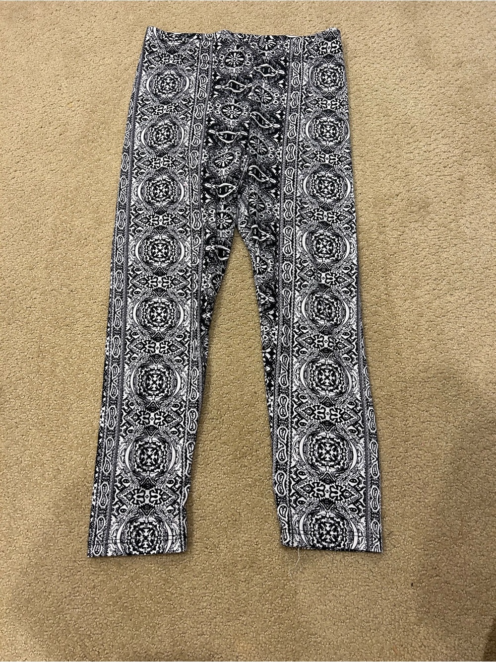 Black & White Medallion Girls' Leggings